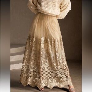 Gold lace and tulle maxi skirt women’s size medium